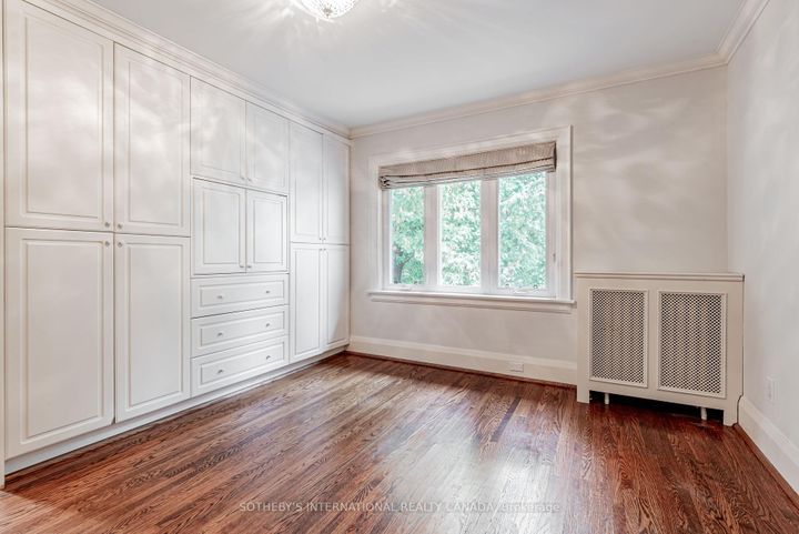 Photo 23 at 421 St Clair Avenue E, Moore Park, Toronto