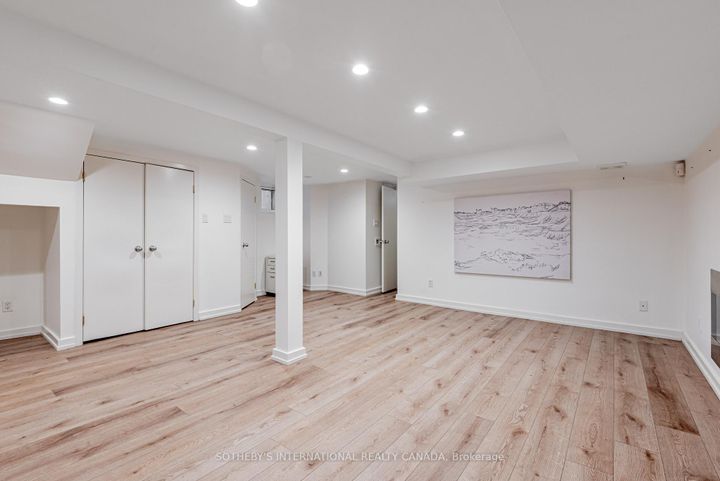 Photo 33 at 421 St Clair Avenue E, Moore Park, Toronto