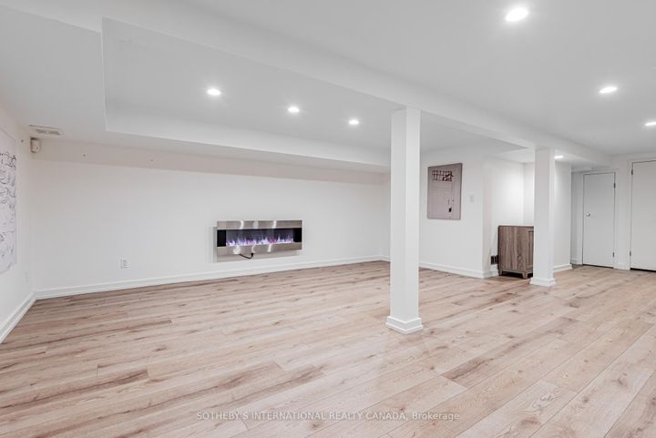 Photo 35 at 421 St Clair Avenue E, Moore Park, Toronto