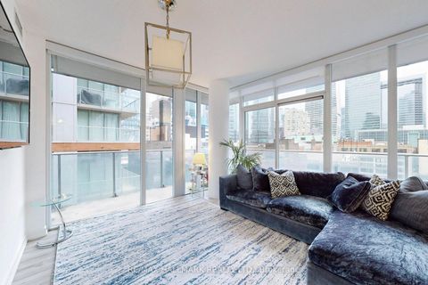 Photo 5 at 818 - 21 Nelson Street, Waterfront Communities C1, Toronto