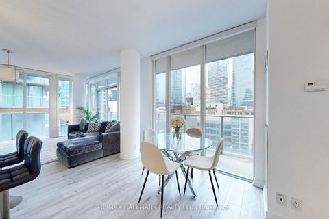Photo 10 at 818 - 21 Nelson Street, Waterfront Communities C1, Toronto