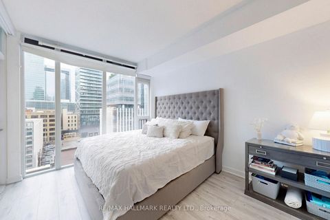 Photo 11 at 818 - 21 Nelson Street, Waterfront Communities C1, Toronto