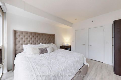 Photo 12 at 818 - 21 Nelson Street, Waterfront Communities C1, Toronto