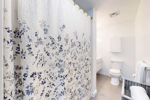 Photo 13 at 818 - 21 Nelson Street, Waterfront Communities C1, Toronto