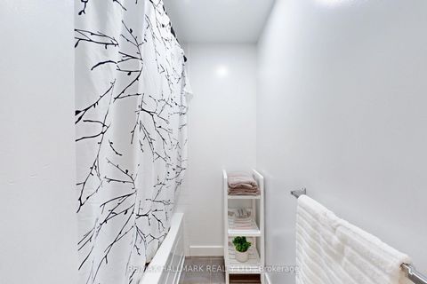 Photo 23 at 818 - 21 Nelson Street, Waterfront Communities C1, Toronto