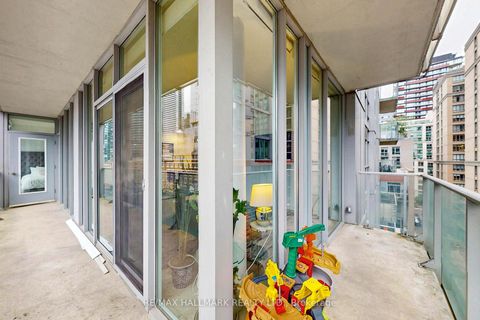Photo 27 at 818 - 21 Nelson Street, Waterfront Communities C1, Toronto