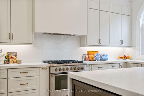 Photo 11 at 150 Holcolm Road, Willowdale West, Toronto