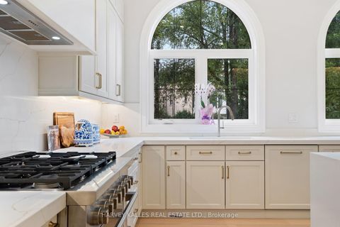 Photo 13 at 150 Holcolm Road, Willowdale West, Toronto