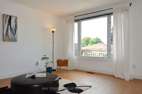 Photo 3 at 728 Sunnypoint Drive, Leslie Valley, Newmarket