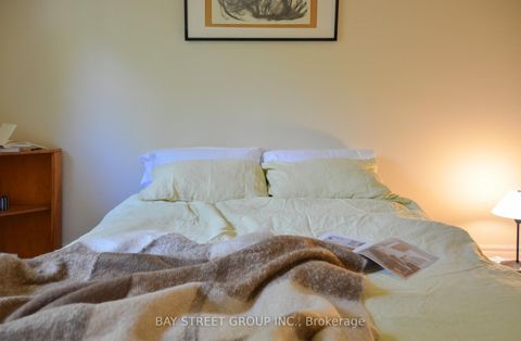 Photo 19 at 728 Sunnypoint Drive, Leslie Valley, Newmarket