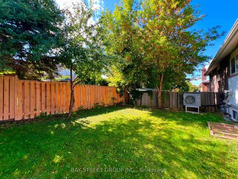 Photo 23 at 728 Sunnypoint Drive, Leslie Valley, Newmarket