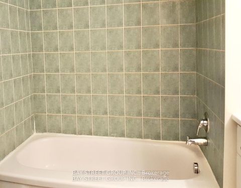 Photo 31 at 728 Sunnypoint Drive, Leslie Valley, Newmarket