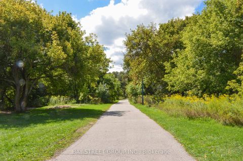 Photo 37 at 728 Sunnypoint Drive, Leslie Valley, Newmarket