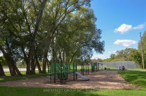 Photo 41 at 728 Sunnypoint Drive, Leslie Valley, Newmarket