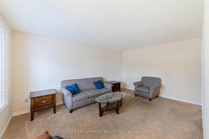 Photo 3 at 111 BOSTON Crescent, Berrisfield, Hamilton