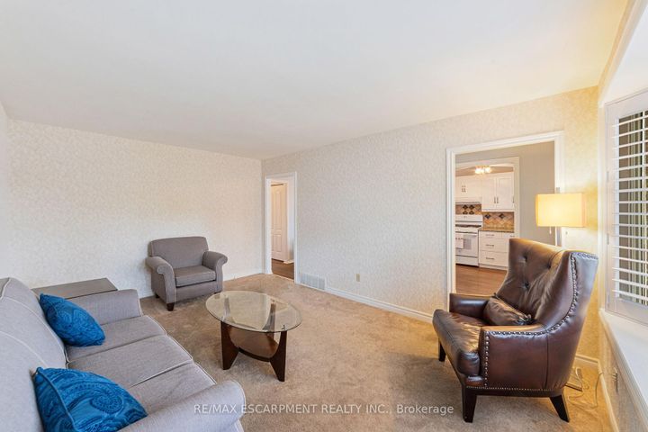 Photo 4 at 111 BOSTON Crescent, Berrisfield, Hamilton