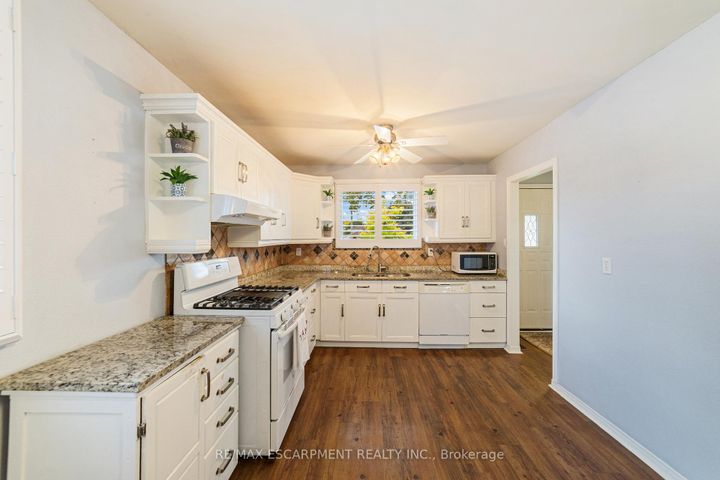 Photo 9 at 111 BOSTON Crescent, Berrisfield, Hamilton