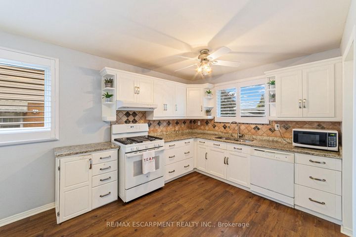 Photo 10 at 111 BOSTON Crescent, Berrisfield, Hamilton