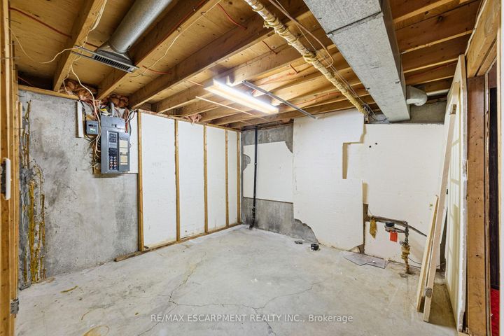 Photo 20 at 111 BOSTON Crescent, Berrisfield, Hamilton