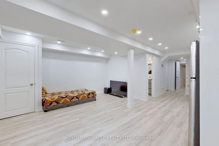 Photo 25 at 15 Masseyfield Street N, Bram East, Brampton