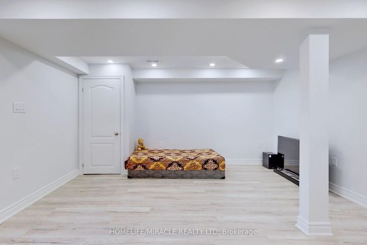 Photo 26 at 15 Masseyfield Street N, Bram East, Brampton