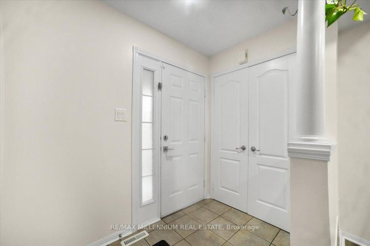 Photo 3 at 83 Smith Street, Bradford, Bradford West Gwillimbury