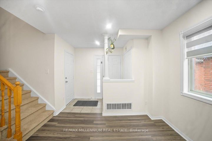 Photo 4 at 83 Smith Street, Bradford, Bradford West Gwillimbury
