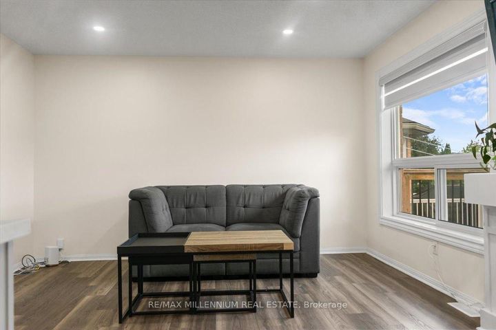 Photo 8 at 83 Smith Street, Bradford, Bradford West Gwillimbury