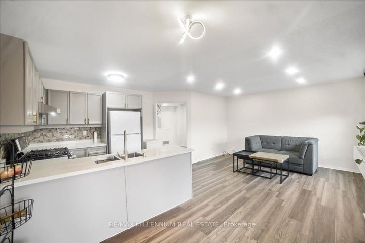 Photo 12 at 83 Smith Street, Bradford, Bradford West Gwillimbury