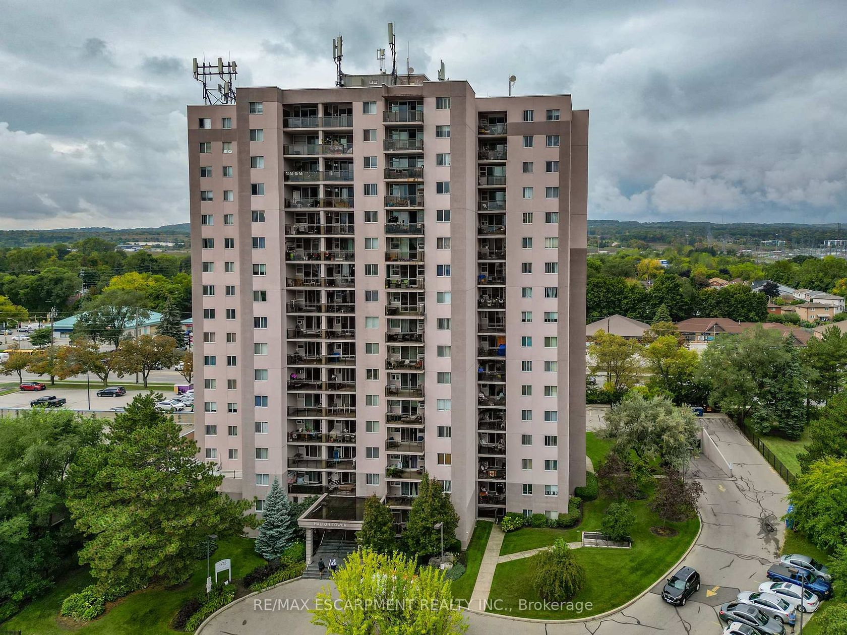 508 - 975 Warwick Court, LaSalle, Burlington 