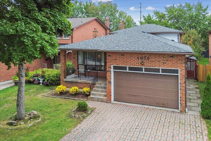 Photo 2 at 4170 Sunset Valley Court, Rathwood, Mississauga