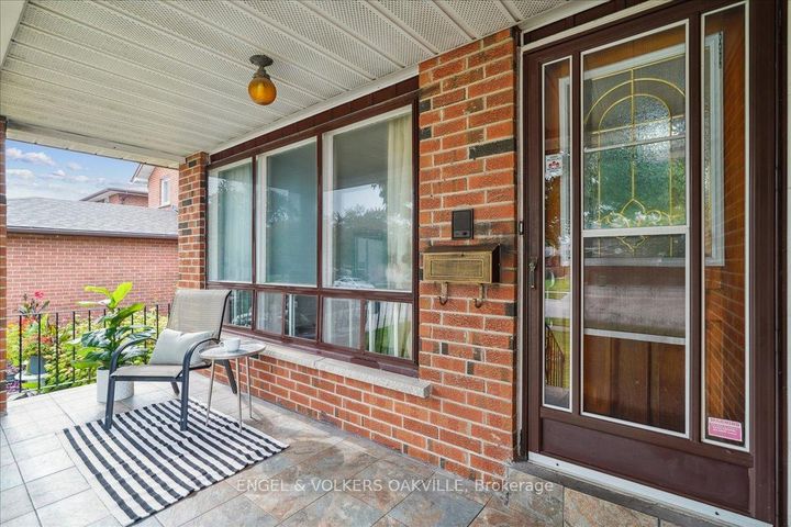 Photo 3 at 4170 Sunset Valley Court, Rathwood, Mississauga