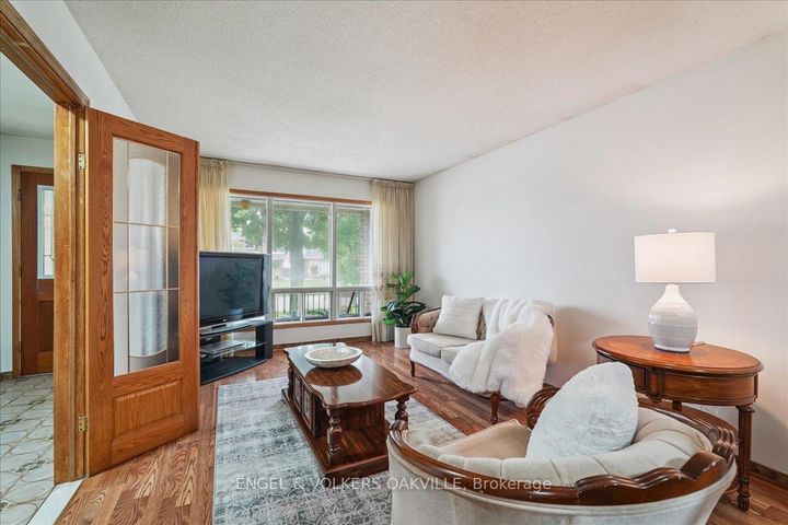 Photo 7 at 4170 Sunset Valley Court, Rathwood, Mississauga