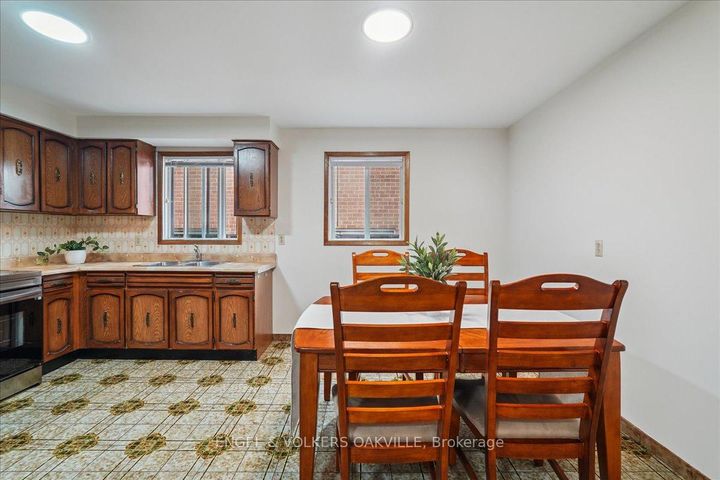 Photo 11 at 4170 Sunset Valley Court, Rathwood, Mississauga
