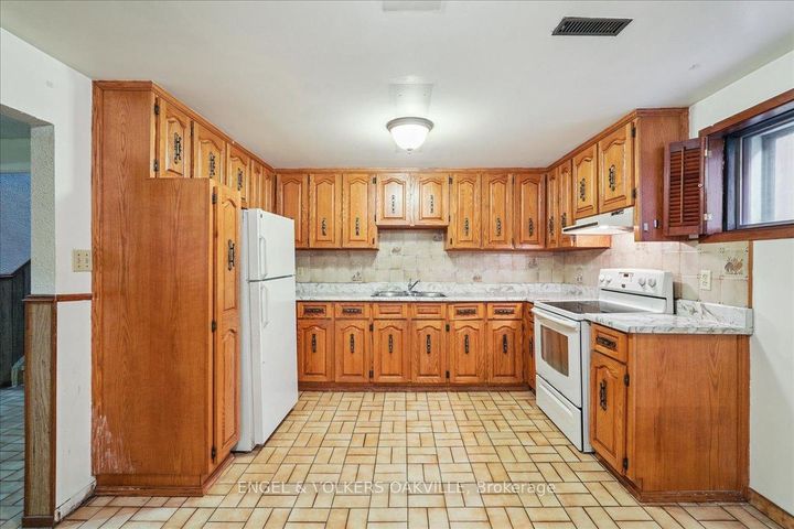 Photo 30 at 4170 Sunset Valley Court, Rathwood, Mississauga