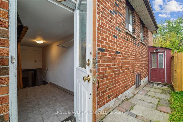 Photo 37 at 4170 Sunset Valley Court, Rathwood, Mississauga