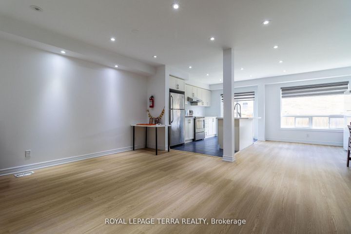 Photo 10 at 2345 Steeplechase Street, Windfields, Oshawa