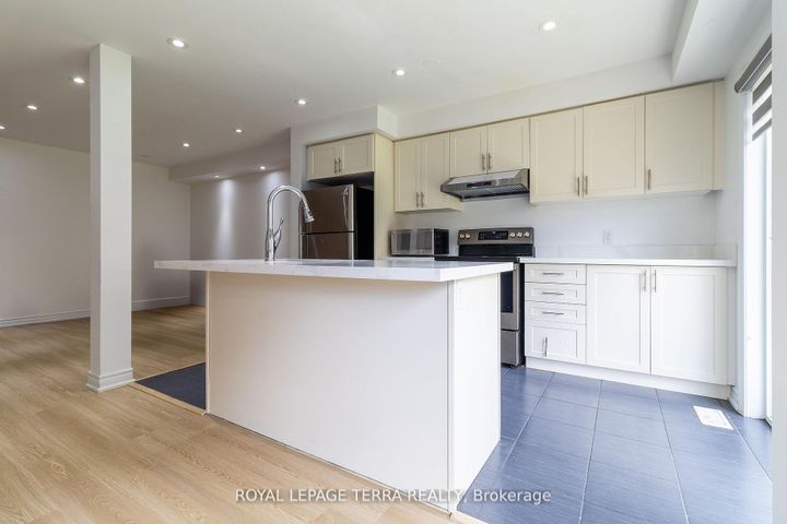 Photo 17 at 2345 Steeplechase Street, Windfields, Oshawa