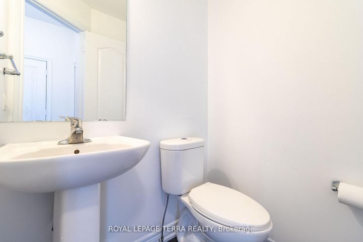 Photo 18 at 2345 Steeplechase Street, Windfields, Oshawa