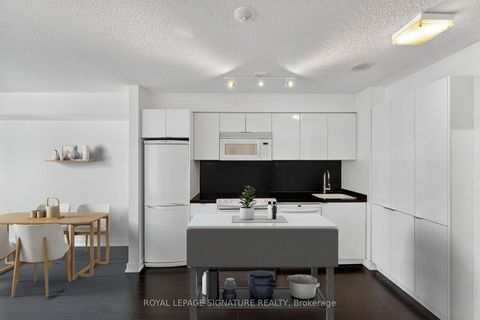 Photo 3 at 2811 - 15 Iceboat Terrace, Waterfront Communities C1, Toronto