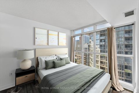 Photo 4 at 2811 - 15 Iceboat Terrace, Waterfront Communities C1, Toronto