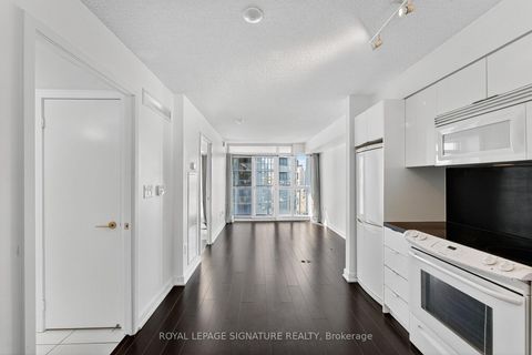 Photo 5 at 2811 - 15 Iceboat Terrace, Waterfront Communities C1, Toronto