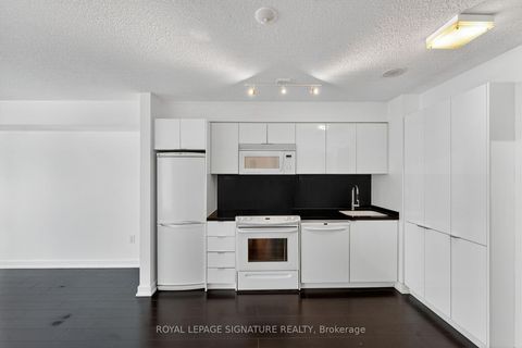 Photo 8 at 2811 - 15 Iceboat Terrace, Waterfront Communities C1, Toronto