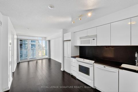 Photo 9 at 2811 - 15 Iceboat Terrace, Waterfront Communities C1, Toronto