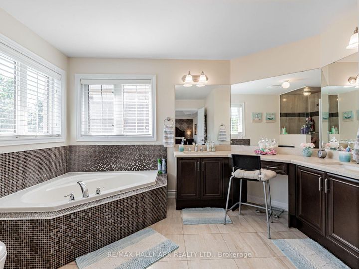 Photo 12 at 33 Laredo Drive, Westbrook, Richmond Hill