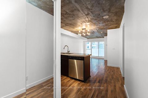 Photo 1 at 505 - 1005 King Street W, Niagara, Toronto