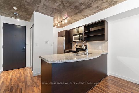 Photo 3 at 505 - 1005 King Street W, Niagara, Toronto
