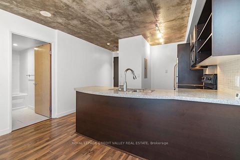 Photo 4 at 505 - 1005 King Street W, Niagara, Toronto