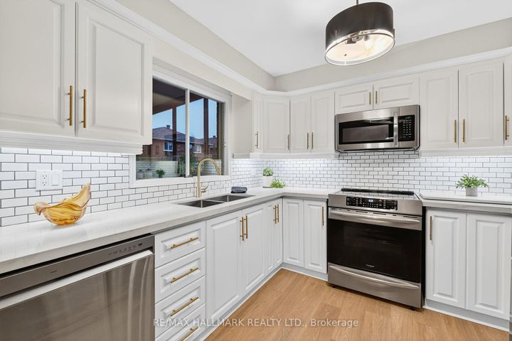 Photo 15 at 3569 Redmond Road, Fairview, Mississauga