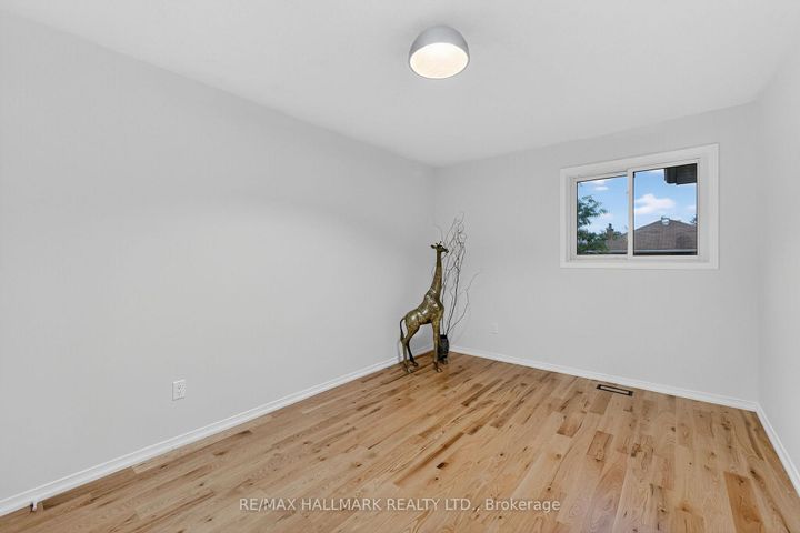 Photo 33 at 3569 Redmond Road, Fairview, Mississauga